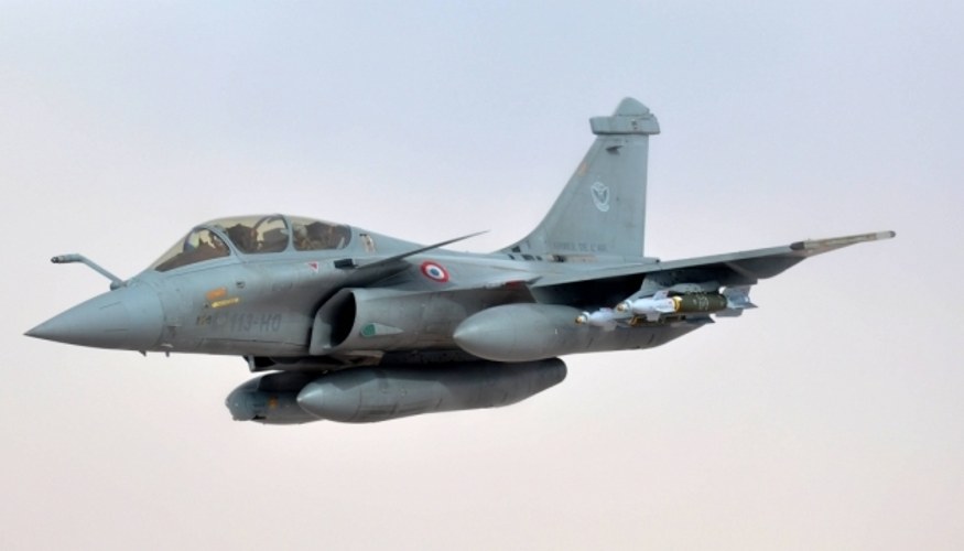 Спільне тренування французьких винищувачів Rafale та німецьких Eurofighter, дозаправлення в повітрі від французького