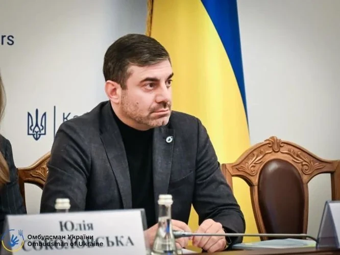 Хронологія інциденту на Миколаївщині: водія Червоного Хреста відвезли на ВЛК під час евакуації з Херсона