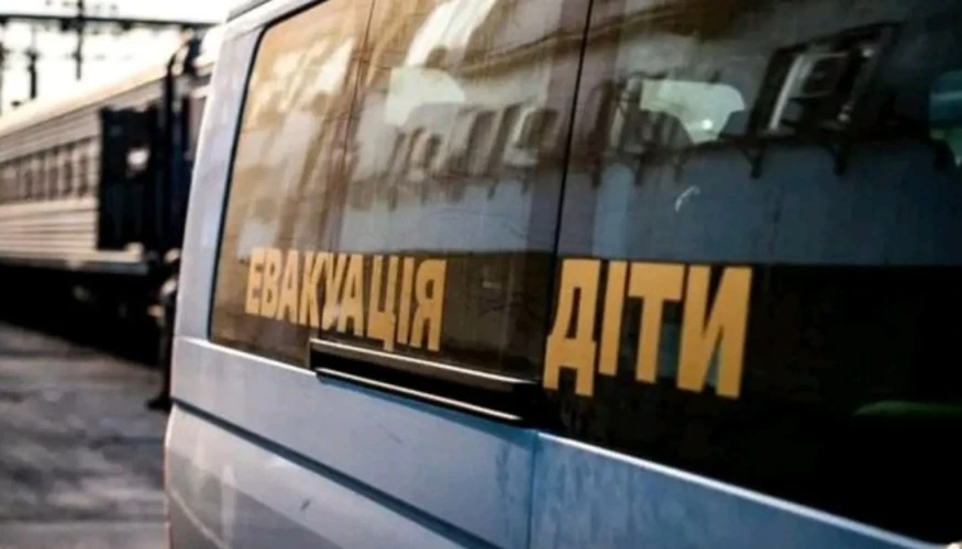 Краматорськ: поліція і рятувальники долучилися до примусової евакуації дітей