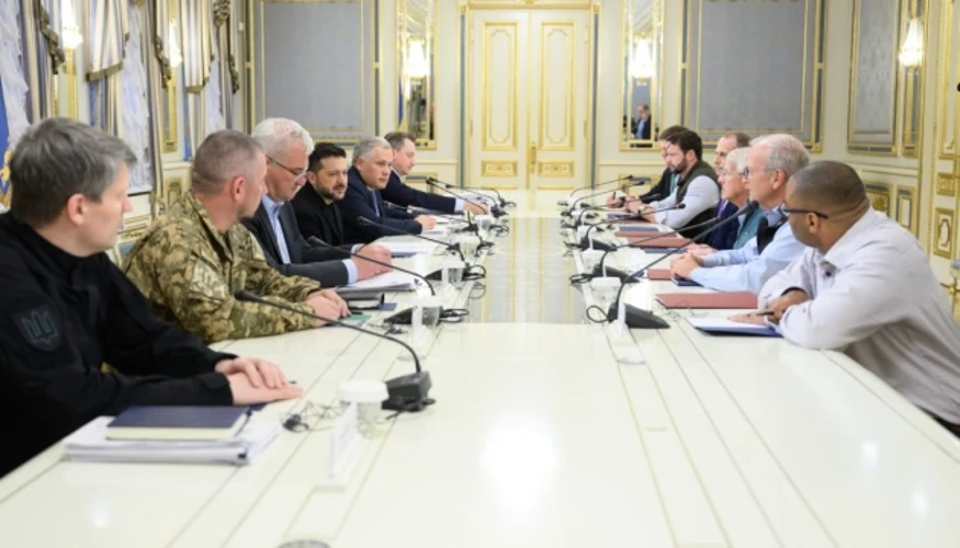 Зеленський зустрівся з делегацією сенаторів США у Києві: обговорили захист від атак РФ